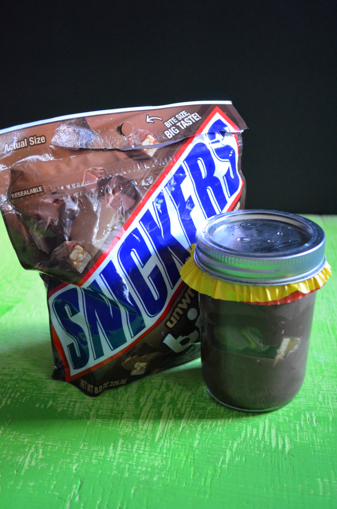 Snickers Pudding Jars #GameDayBites