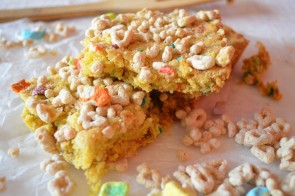 Lucky Charms Blondies