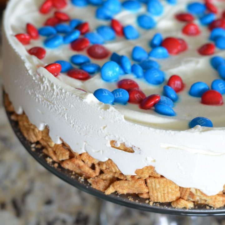 Captain America Ice Cream Cake - Mooshu Jenne #HeroesEatMMs #CollectiveBias #shop