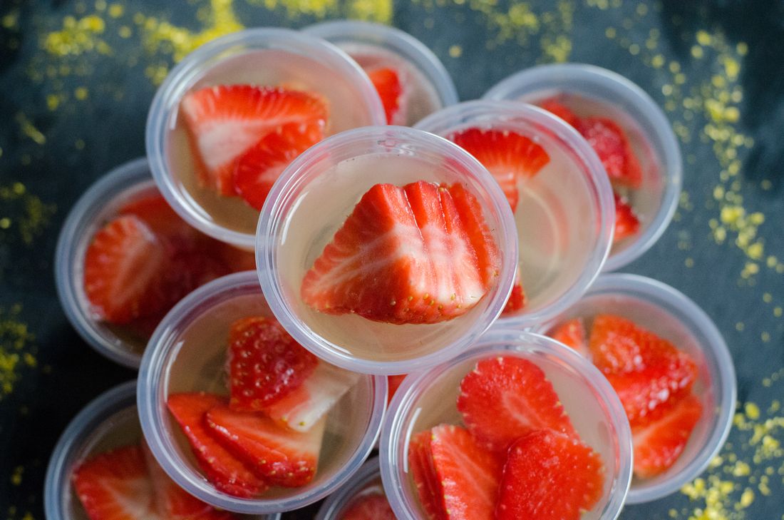 Strawberry Champagne Jello Shots Mooshu Jenne