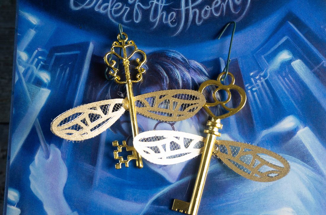 Download Harry Potter Flying Key Ornaments - Mooshu Jenne